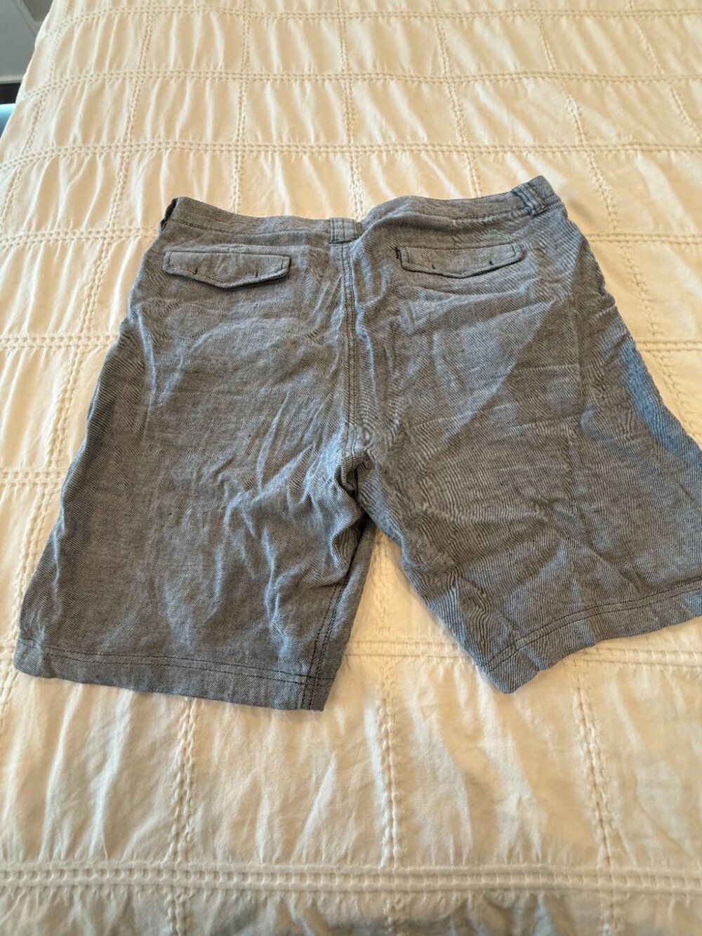 Tommy Bahama Men's Shorts Size 36 - Picture 3 of 4